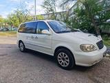 Kia Carnival 2003 года за 2 600 000 тг. в Шымкент