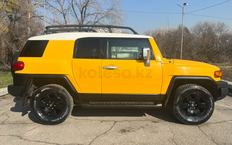 Toyota FJ Cruiser 2006 годаүшін12 222 222 тг. в Алматы