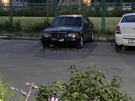 Mercedes-Benz C 220 1994 года за 2 400 000 тг. в Аксу – фото 2