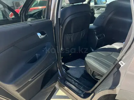 Hyundai Santa Fe 2023 года за 20 000 000 тг. в Уральск – фото 6