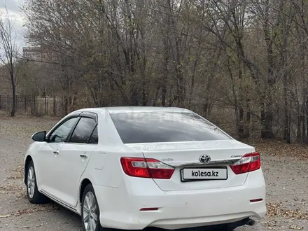 Toyota Camry 2014 года за 7 500 000 тг. в Уральск – фото 15