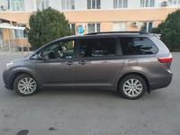 Toyota Sienna 2018 года за 14 000 000 тг. в Алматы