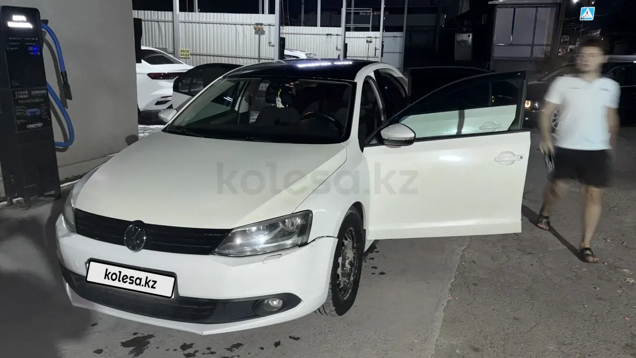 Volkswagen Jetta, 2013