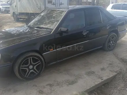 Mercedes-Benz E 280 1993 года за 1 850 000 тг. в Кызылорда – фото 3