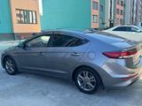 Hyundai Elantra 2018 годаfor5 800 000 тг. в Актау – фото 2