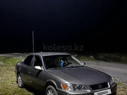 Toyota Camry 2000 года за 3 500 000 тг. в Кокшетау – фото 2