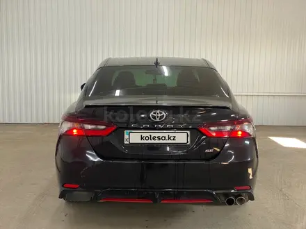 Toyota Camry 2021 года за 9 476 100 тг. в Астана – фото 4