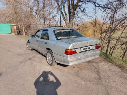 Mercedes-Benz E 230 1991 года за 900 000 тг. в Алматы – фото 4
