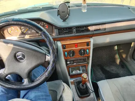 Mercedes-Benz E 230 1991 года за 900 000 тг. в Алматы – фото 5