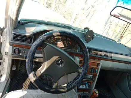 Mercedes-Benz E 230 1991 года за 900 000 тг. в Алматы – фото 6