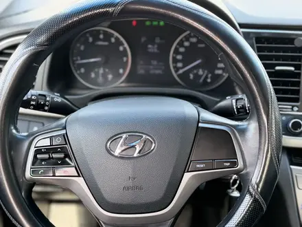 Hyundai Elantra 2018 года за 7 100 000 тг. в Алматы – фото 16
