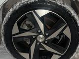 Диски с зимней резиной р17 за 300 000 тг. в Астана – фото 3