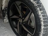 Диски с зимней резиной р17 за 300 000 тг. в Астана – фото 4