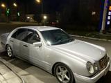 Mercedes-Benz E 200 1997 года за 1 850 000 тг. в Петропавловск – фото 4