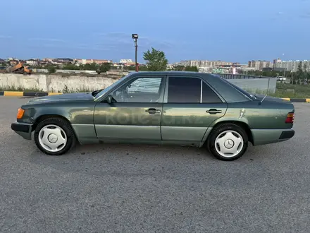 Mercedes-Benz E 230 1991 года за 1 250 000 тг. в Караганда – фото 8