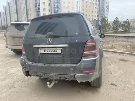 Mercedes-Benz GL 450 2007 года за 2 200 000 тг. в Астана – фото 2