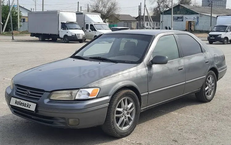 Toyota Camry 1999 годаfor2 900 000 тг. в Актобе