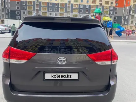 Toyota Sienna 2014 года за 10 500 000 тг. в Атырау – фото 6