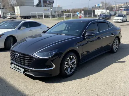 Hyundai Sonata 2022 года за 12 500 000 тг. в Алматы