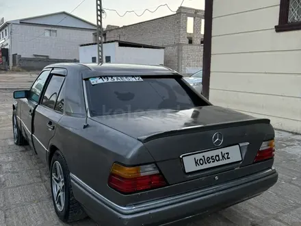 Mercedes-Benz E 280 1993 года за 1 500 000 тг. в Жанаозен – фото 2