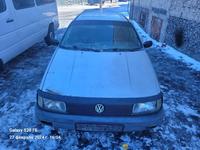 Volkswagen Passat 1989 годаүшін700 000 тг. в Сатпаев