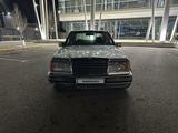 Mercedes-Benz E 200 1989 года за 750 000 тг. в Кызылорда – фото 2