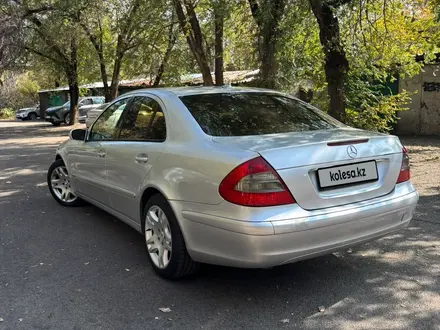 Mercedes-Benz E 220 2003 года за 3 900 000 тг. в Алматы – фото 3