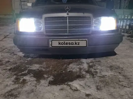 Mercedes-Benz E 220 1992 года за 2 500 000 тг. в Павлодар – фото 2