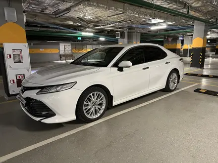 Toyota Camry 2018 года за 13 000 000 тг. в Астана – фото 4