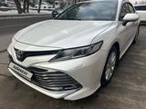 Toyota Camry 2021 года за 14 200 000 тг. в Алматы