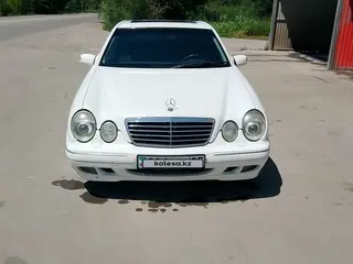 Mercedes-Benz E 320
