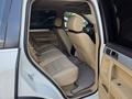 Volkswagen Touareg 2007 года за 7 500 000 тг. в Алматы – фото 17