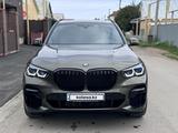 BMW X5 2021 года за 42 000 000 тг. в Костанай – фото 2