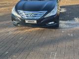 Hyundai Sonata 2013 года за 4 000 000 тг. в Уральск – фото 2