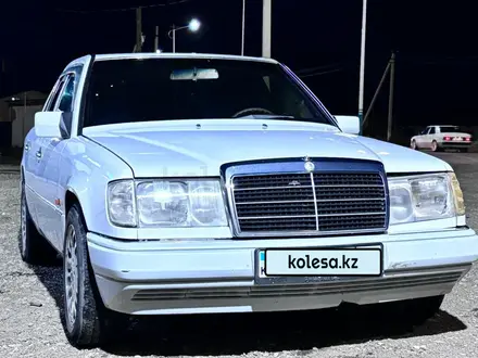 Mercedes-Benz E 220 1993 года за 1 800 000 тг. в Кызылорда