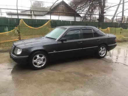 Mercedes-Benz E 280 1993 года за 2 500 000 тг. в Тараз – фото 2