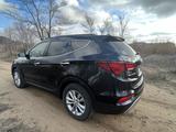 Hyundai Santa Fe 2017 года за 5 600 000 тг. в Уральск – фото 3