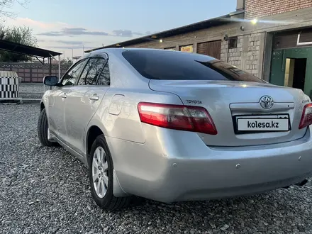 Toyota Camry 2006 года за 6 600 000 тг. в Тараз – фото 2