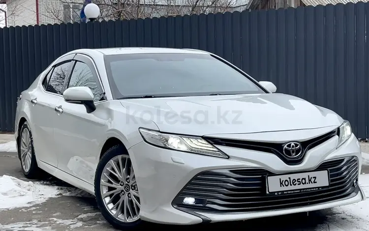 Toyota Camry 2018 года за 13 700 000 тг. в Уральск