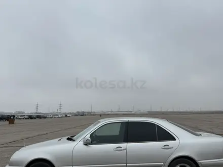 Mercedes-Benz E 200 2000 года за 4 200 000 тг. в Тараз – фото 2