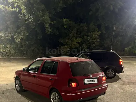 Volkswagen Golf 1995 года за 900 000 тг. в Алматы – фото 3