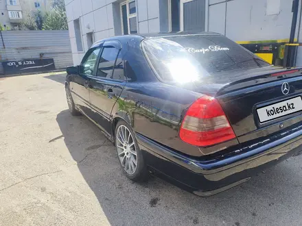 Mercedes-Benz C 200 1998 года за 1 500 000 тг. в Алматы – фото 3