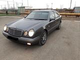 Mercedes-Benz E 200 1997 годаүшін3 200 000 тг. в Атырау – фото 4