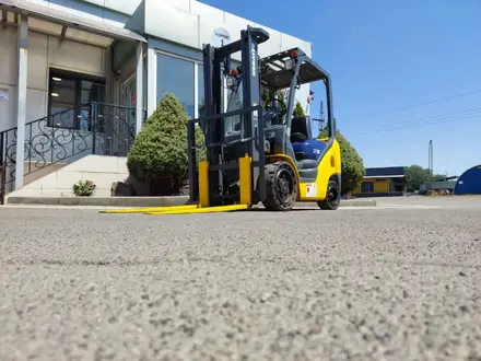 Komatsu  FG25, автомат, бензин 2.5 тонны на 3 метра 2007 года за 5 300 000 тг. в Алматы