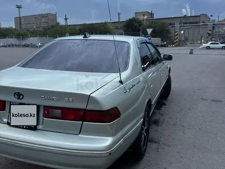 Toyota Camry 2000 года за 2 600 000 тг. в Караганда – фото 7