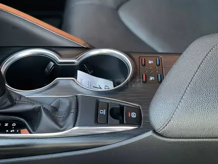Toyota Camry 2024 года за 18 980 000 тг. в Караганда – фото 30