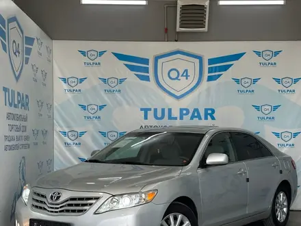 Toyota Camry 2010 года за 8 590 000 тг. в Тараз