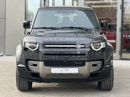 Land Rover Defender X-Dynamic HSE 2023 года за 58 861 000 тг. в Алматы – фото 2