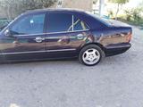 Mercedes-Benz E 230 1996 года за 1 500 000 тг. в Айтеке би – фото 3