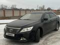 Toyota Camry 2014 года за 10 500 000 тг. в Актобе – фото 2